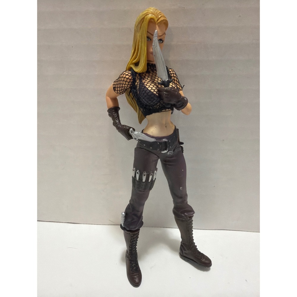 McFarlane Toys Danger Girl Abbey Chase Action Figure Blonde Spy Comic Collectibl